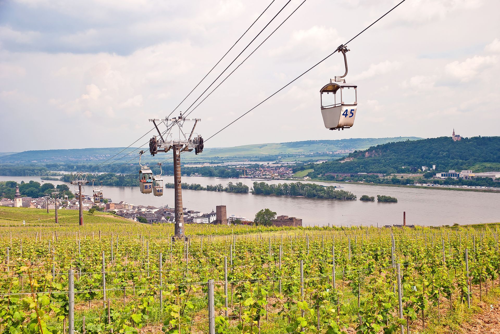 Seilbahn zum Niederwalddenkmal über Rüdesheim am Rhein, Hessen